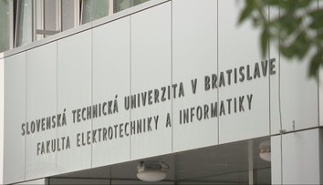 Prómocie mali mať bez rodiny. Univerzita teraz prišla s kompromisom