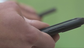 Sociálne siete zaplavili falošné videá. Ako spoznať, čo je skutočné a čo vytvorila AI?