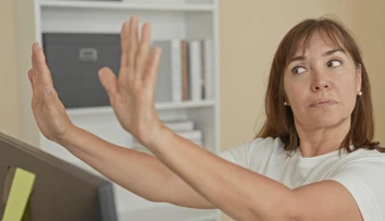 Ako ohnete palec na ruke? Jednoduchý test môže naznačiť problémy so srdcom