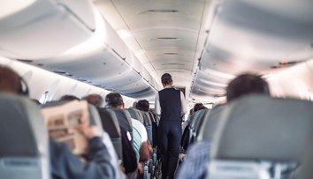 Aj výberu ponožiek do lietadla by ste mali venovať pozornosť. Letušky varujú pred touto farbou