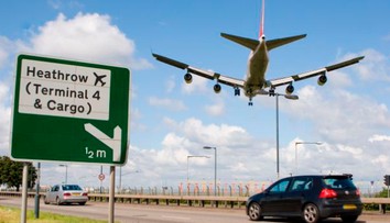 Britský parlament schválil rozšírenie londýnskeho letiska Heathrow o novú dráhu