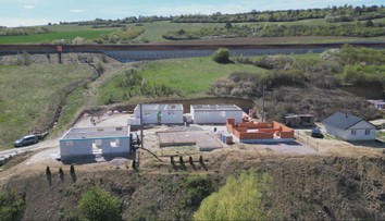 Pred rokmi zbúrali nelegálnu osadu, teraz ju budujú znova. Pri Prešove rodiny stavajú načierno