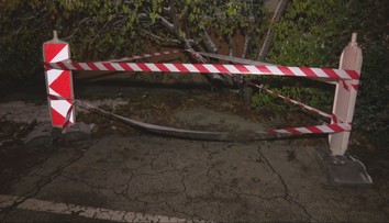 V bratislavskej Dúbravke sa ulicami valila voda. Najviac si to odnieslo gymnázium