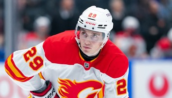 Zranenie ho stálo olympiádu aj polovicu sezóny v NHL. Honzek je späť, príde na majstrovstvá sveta?