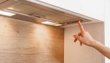 Chyba, ktorá mohla pripraviť jej deti o život. Matka zapla dva spotrebiče naraz