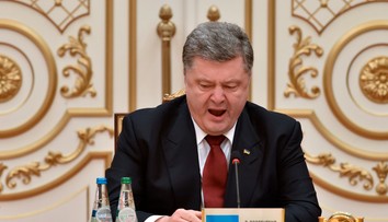 Jaceňuka chce Porošenko vymeniť za ženu