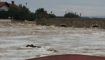 Slovákmi vyhľadávaný Zadar pod vodou: Vylieva sa aj more