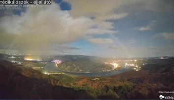 FOTO: Nad Dunajom sa uprostred noci objavila dúha. Slnko s ňou nemalo nič spoločné