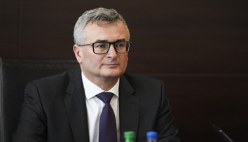 Fiačan vyzýva parlament, aby zvolil kandidátov na ústavného sudcu