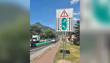 Zmätočný pruh pri Ružomberku je po novom zelený. Vodičov zaskočila aj značka, akú ešte nevideli