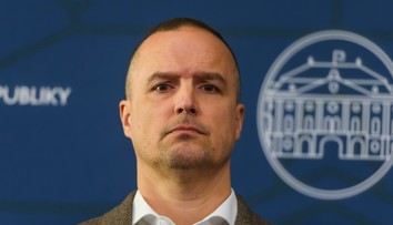 Poradca premiéra David Lindtner sa vzdal funkcie sudcu. Erik Kaliňák ho spomínal ako budúceho možného generálneho prokurátora