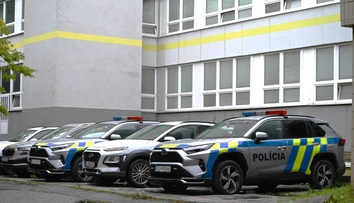 Na sedadle mal otvorenú fľašu, nafúkal 2,5 promile. Potom spravil niečo, čo policajtom vyrazilo dych
