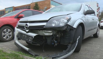 Blokujú parkovacie miesta a špatia okolie. Tieto mestá začali odstraňovať vraky