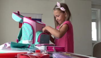 Rodičia prvákov dostanú tento mesiac zvýšený prídavok na dieťa
