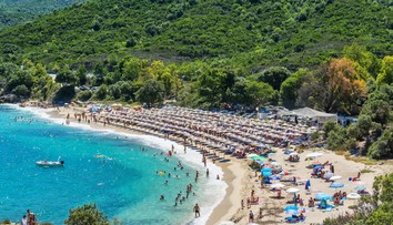 Grécko pred letnou sezónou mení nariadenia. Jedno tvrdo zasiahne ženy, za iné hrozia drakonické pokuty