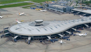 Na Moskvu v noci mierili desiatky dronov. Ruský útok zasiahol nákladnú loď smerujúcu na Ukrajinu