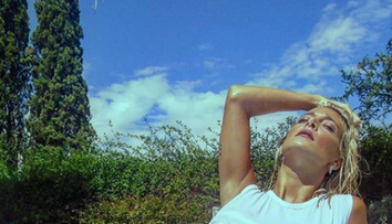 Najsexy rosnička dráždi. S týmito fotkami by zapadla skôr do erotickej relácie