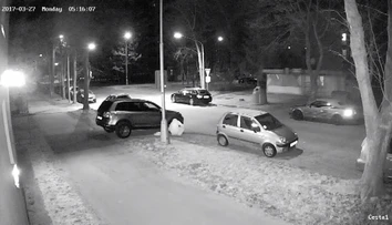 Podpaľači v Žiline zapálili auto, nepočítali s tým, že ich uvidia svedkovia