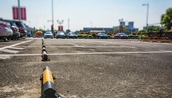 Išiel na pohotovosť a zaplatil šokujúcu sumu za parkovné. Účet mu zhltol takmer polovicu výplaty