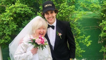 Slovenský youtuber si vzal kamarátovu mamu (75). Mesiac po svadbe sa rozvádzajú