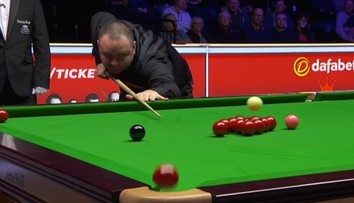 VIDEO: Nešťastie v šťastí. Hráč snookru predviedol neuveriteľný strk