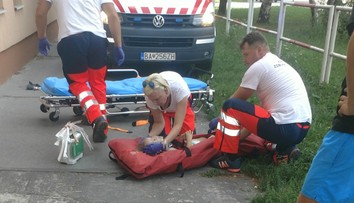 Trojročný Adrián vypadol zo 4. poschodia.  Prehovoril muž, ktorý ho našiel na chodníku