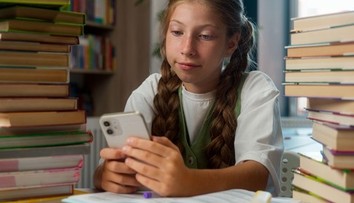 Mobil namiesto učiteľa. Aplikácie pomáhajú deťom s učením aj rozvrhom