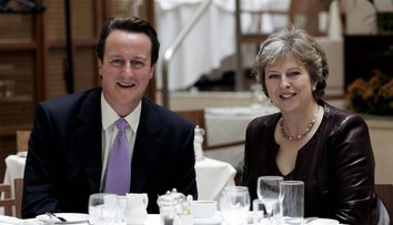 Odstupujúci premiér Cameron sa rozlúčil s členmi svojej vlády