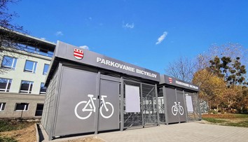 Syn ministra Érseka vysvetľoval cenu 36-tisícových cykloprístreškov, ktoré predal Prešovu