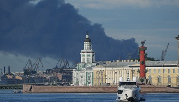Petrohrad pod paľbou dronov. Obyvateľov vyzvali, aby radšej nevychádzali von