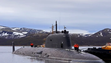 Rusko ukázalo najnovšiu jadrovú ponorku. Môže útočiť strelami Kalibr aj hypersonickými raketami