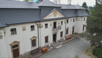 Manželia kúpili schátraný kaštieľ a zmenilo im to život. Museli sa vzdať svojich zamestnaní