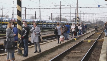 Lístky na vlak, ale ani diaľničné známky nezdražejú, tvrdí minister Doležal