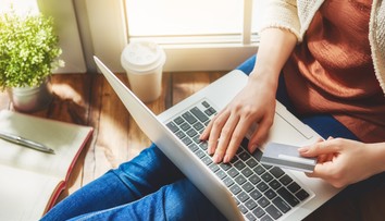 Polícia upozorňuje na tieto rizikové e-shopy. Vianočné darčeky by vám od nich nemuseli doraziť