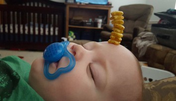 Bláznivá výzva: Takto to dopadne, keď necháte otca s dieťaťom osamote