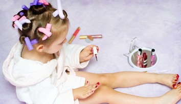 Mali by sa malé dievčatká maľovať? Psychologička to vidí prísne