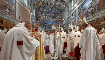 Pápež Lev XIV. odslúžil ďakovnú omšu. Aj výberom obuvi ukázal, že chce ísť v stopách svojho predchodcu