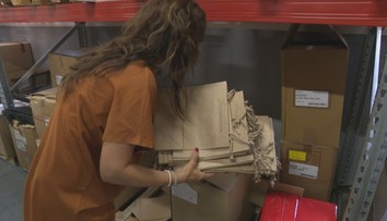 Na trhu je málo recyklovaného papiera, niekde už nekúpite ani papierové tašky