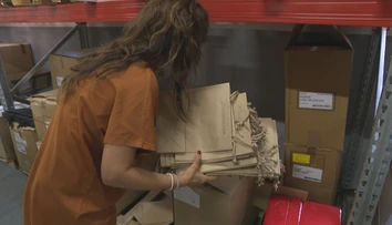 Na trhu je málo recyklovaného papiera, niekde už nekúpite ani papierové tašky