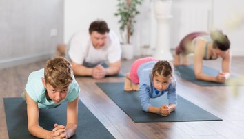 Obľúbený cvik pre každého: Ako dlho by ste mali vydržať v planku v závislosti od vášho veku