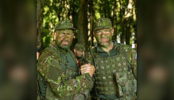 Attila Végh podľa opozície dostal miesto v armádnej Dukle za odmenu. Minister Kaliňák tvrdí, že je to inak