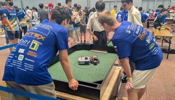 Mladí Slováci zažiarili v Japonsku. S autonómnymi robotmi ovládli robotický futbal