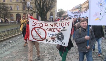 Východniari sa proti ťažbe ropy búria. Ropní magnáti pred nimi museli utekať