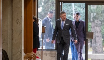 Fico ako jediný líder EÚ letí do Moskvy. Vieme, kto ho bude sprevádzať na Červenom námestí