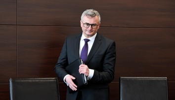 Predseda Ústavného súdu SR Fiačan sa ospravedlnil za únik informácií do médií. Nevidí však dôvod na odstúpenie