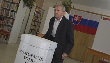 Pán Imrich pred týždňom oslávil 100. narodeniny, dnes si zaspomínal, ako sa volilo kedysi