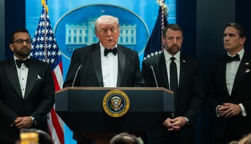 Streľba počas večere s Trumpom. Hostia sa skrývali pod stolmi, prezidenta evakuovali