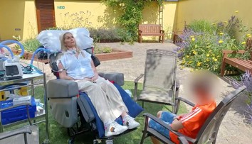 VIDEO: Mladík šoféroval pomocou svojich kolien a natáčal sa. Spôsobil nehodu, po ktorej ostala žena paralyzovaná