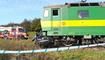 V Rožkovanoch sa zrazilo auto s nákladným vlakom, zomreli tri kolegyne