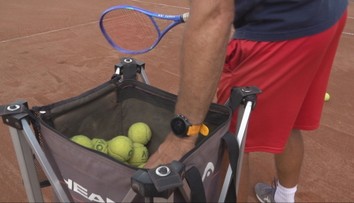 Trénera obžalovaného zo zneužívania 12-ročnej tenistky súd oslobodil. Otec verdikt neuniesol